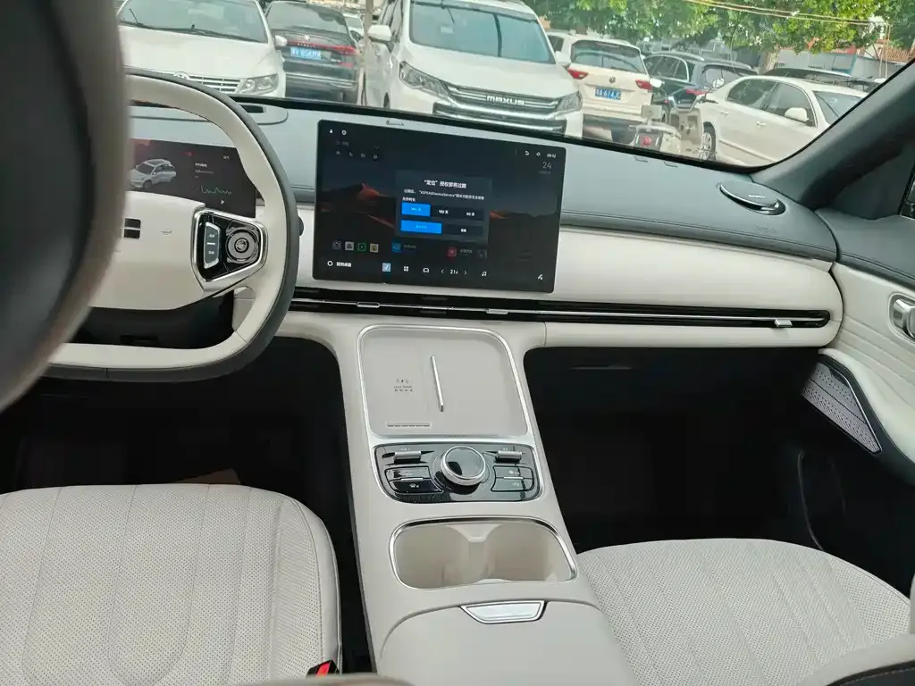 Geely Galaxy Xingjian 7 — фото 10