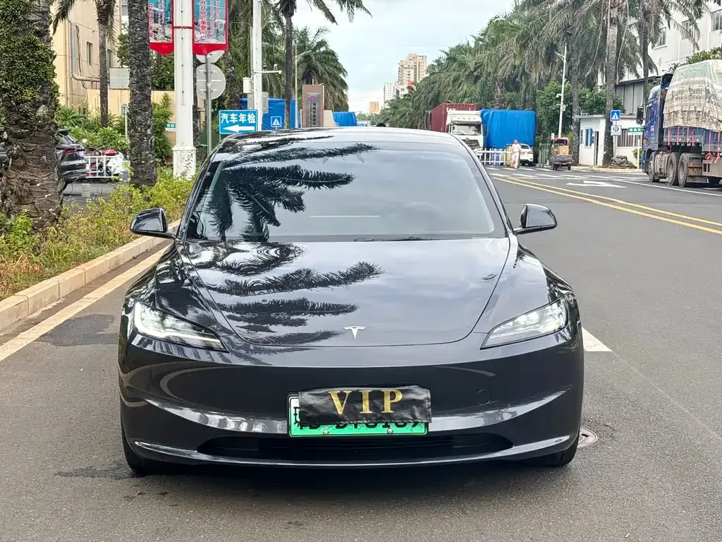 Tesla Model 3 — фото 9
