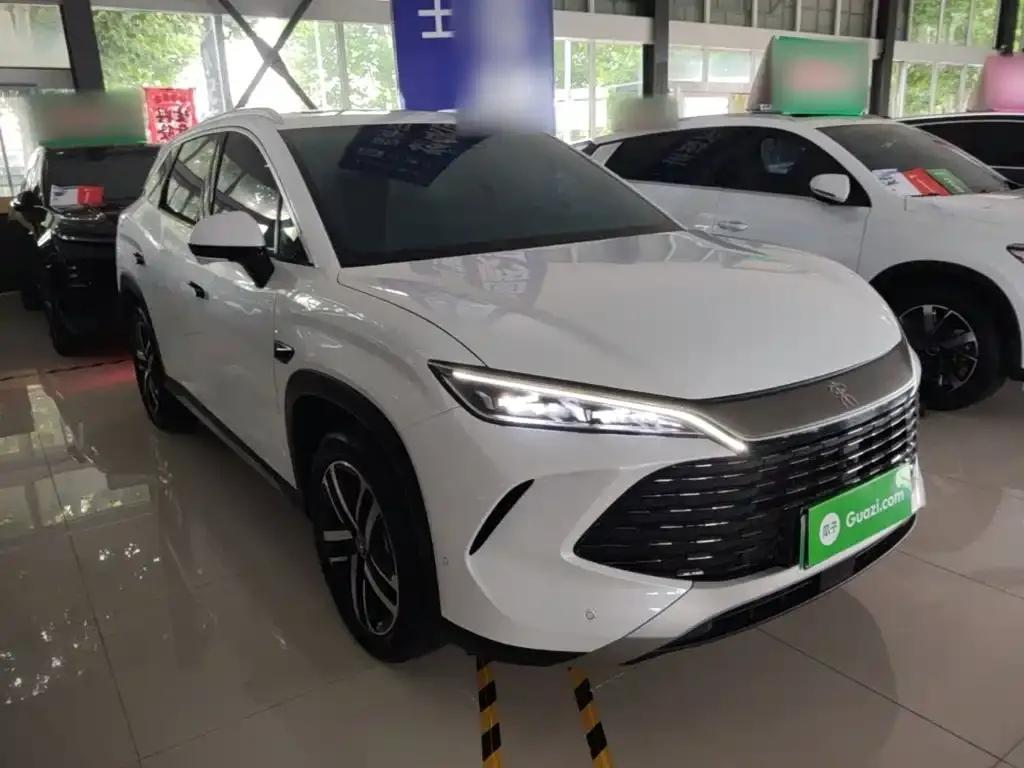 BYD L DM-i — фото 9