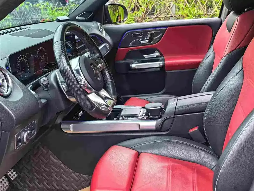Mercedes-Benz GLB AMG — фото 3