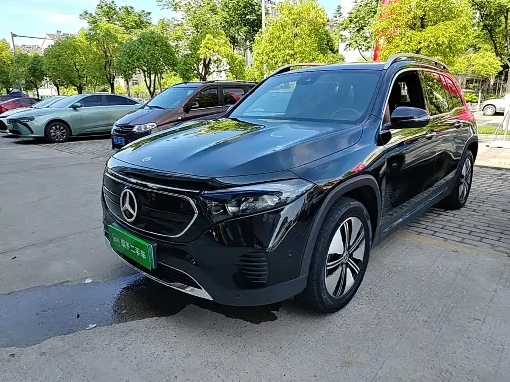 Mercedes-Benz EQB