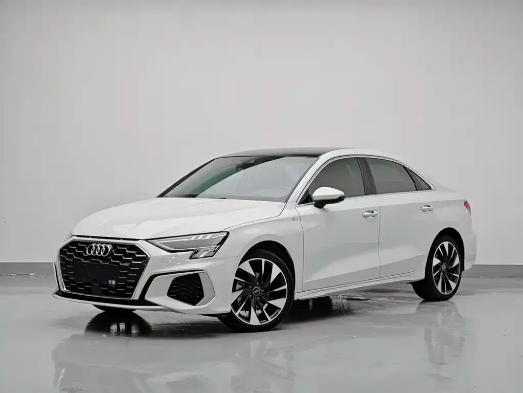 Audi A3 — фото 1