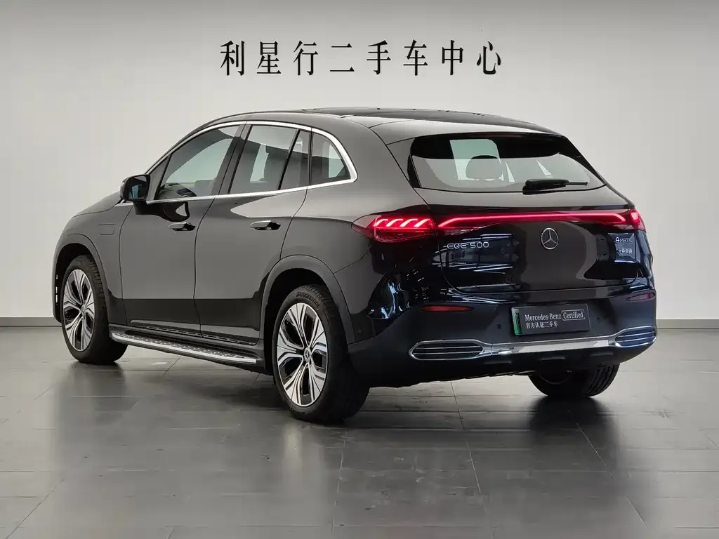 Mercedes-Benz EQE SUV — фото 5