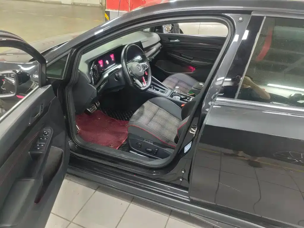 Volkswagen Golf GTI — фото 6