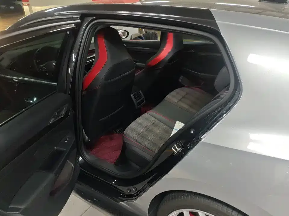 Volkswagen Golf GTI — фото 5