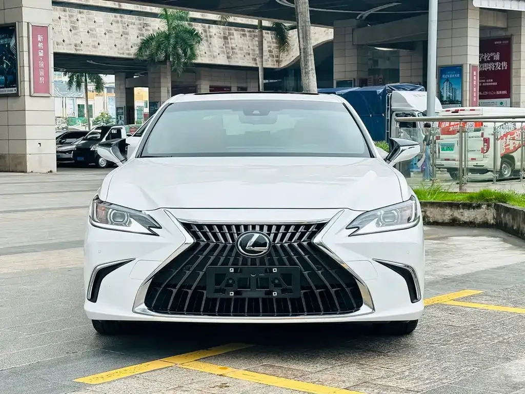 Lexus ES — фото 6
