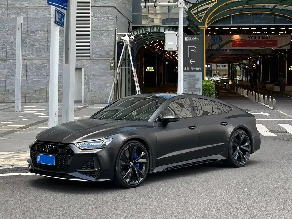 Audi RS 7 — фото 1