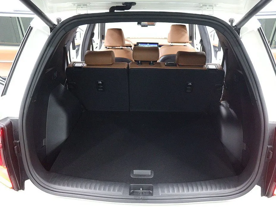 KG Mobility (Ssangyong) Torres — фото 4