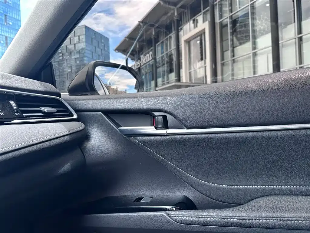 Toyota Camry — фото 8