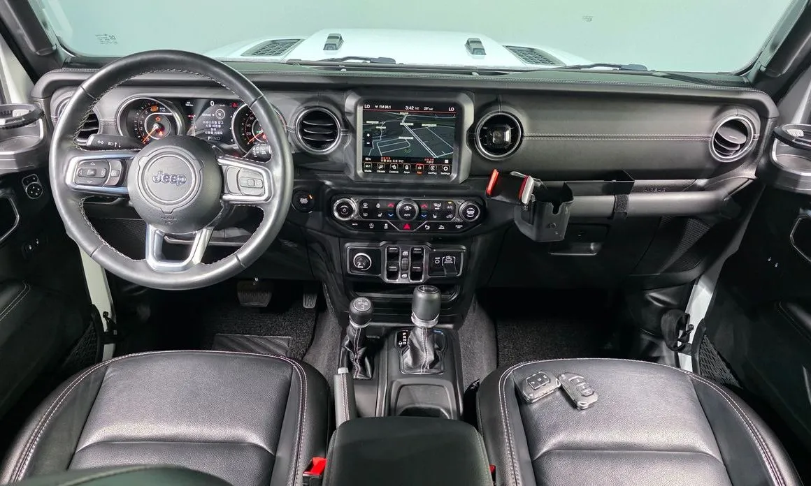 Jeep Wrangler — фото 6