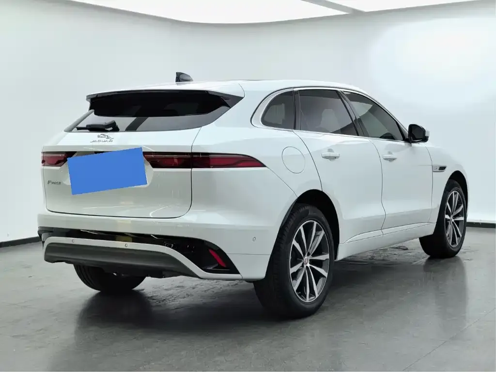 Jaguar F-PACE — фото 2
