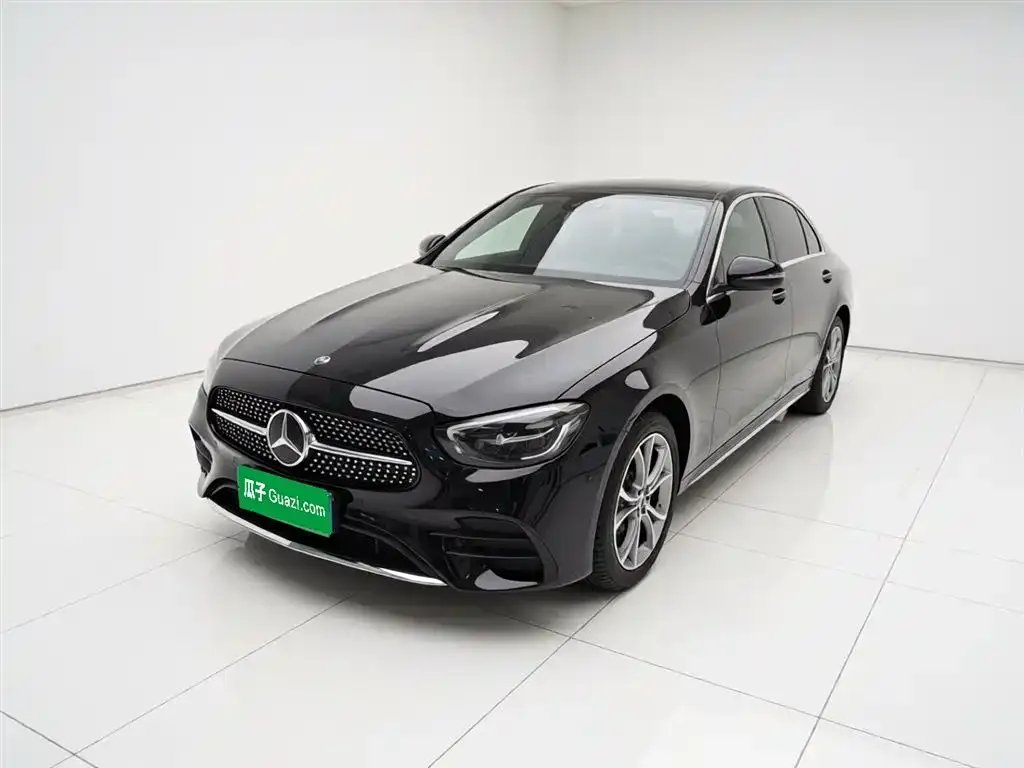 Mercedes-Benz E-Class — фото 1
