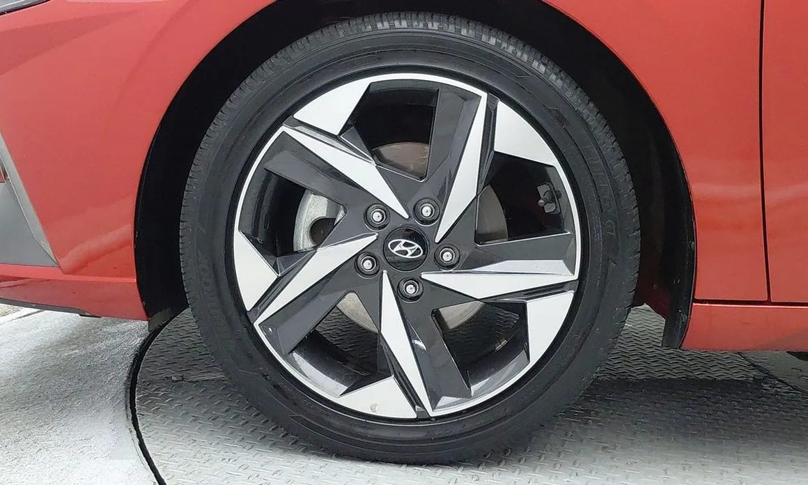 Hyundai AVANTE — фото 8