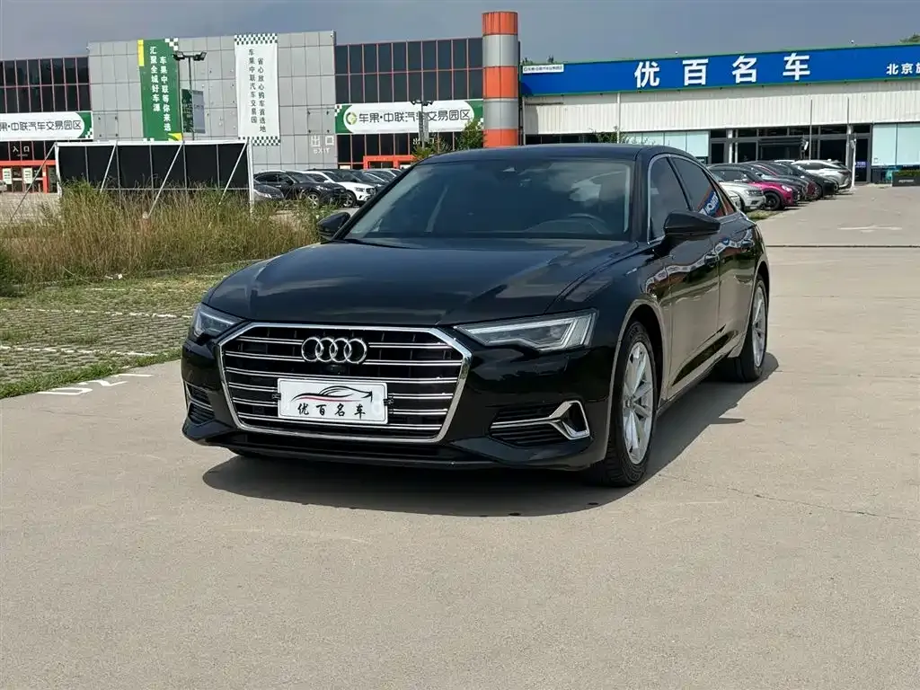 Audi A6L — фото 1