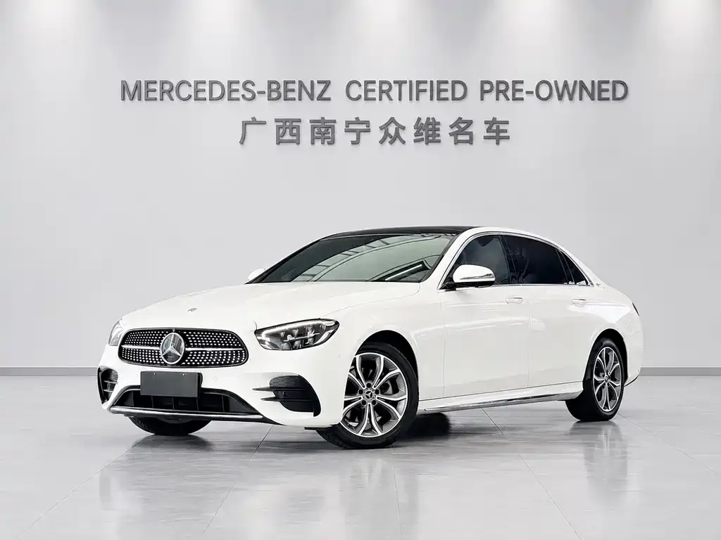 Mercedes-Benz E-Class — фото 1