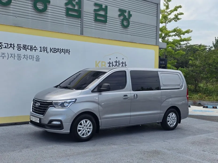 Hyundai Starex