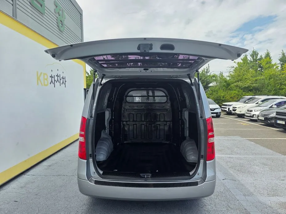 Hyundai Starex 2021 из KR, фото 2