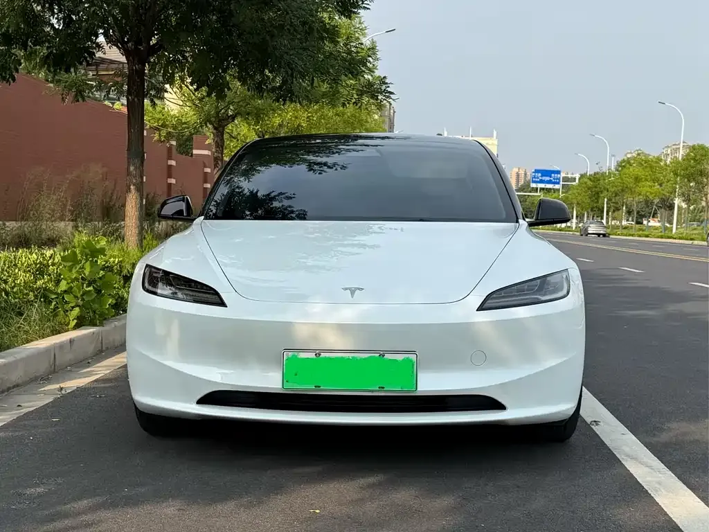 Tesla Model 3 — фото 7