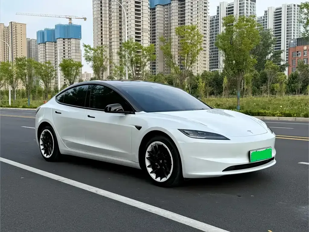 Tesla Model 3 — фото 9