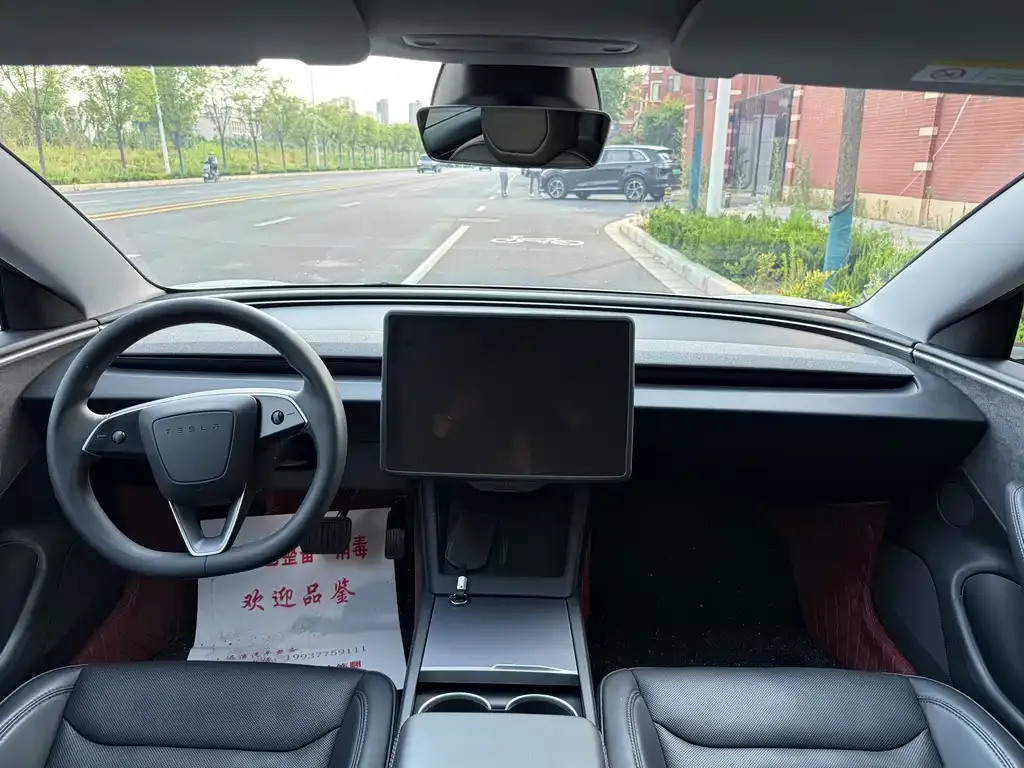 Tesla Model 3 — фото 4