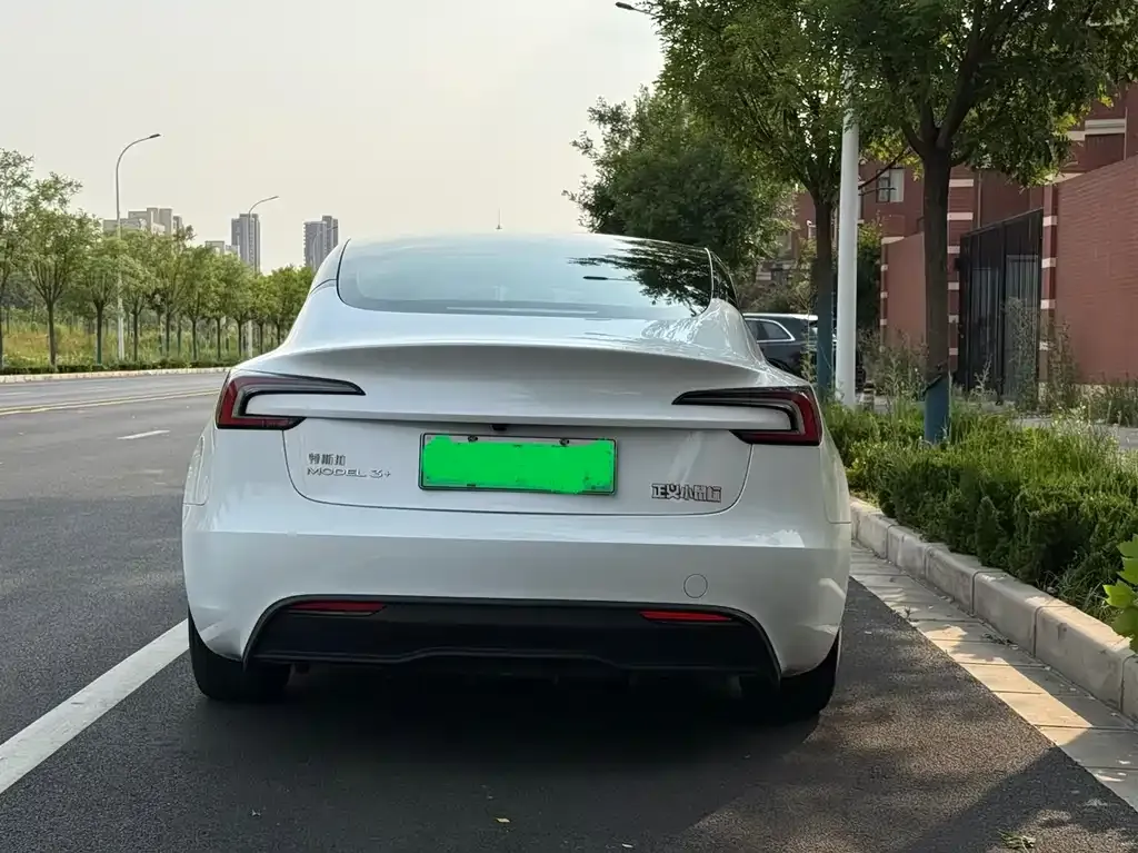 Tesla Model 3 — фото 2