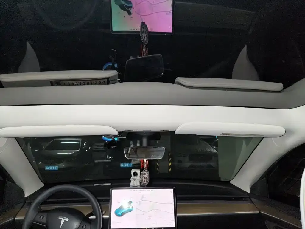 Tesla Model Y — фото 10