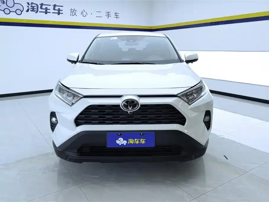 Toyota RAV4 — фото 3