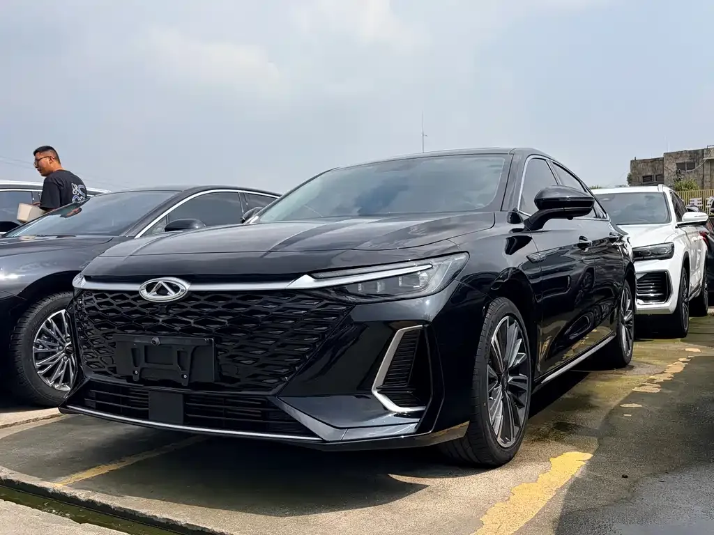 Chery Arrizo 8