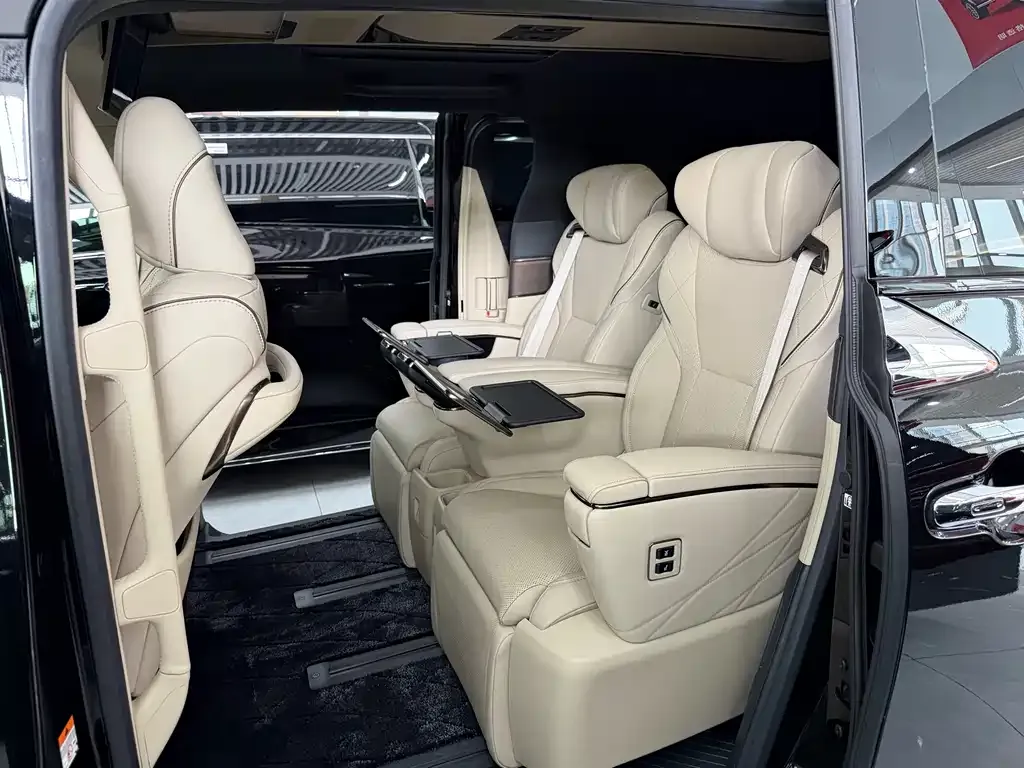 Toyota Vellfire — фото 7