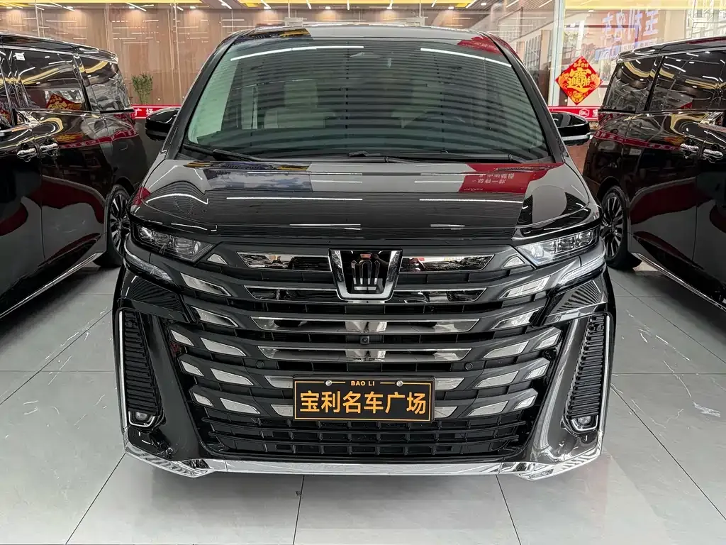 Toyota Vellfire — фото 8