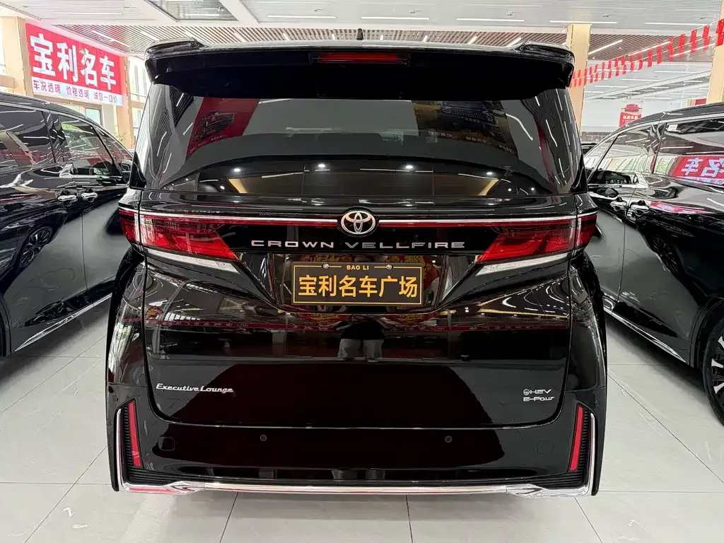 Toyota Vellfire — фото 3