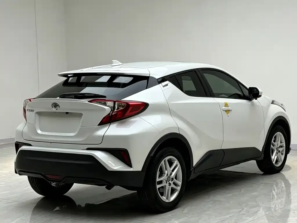 Toyota C-HR — фото 2