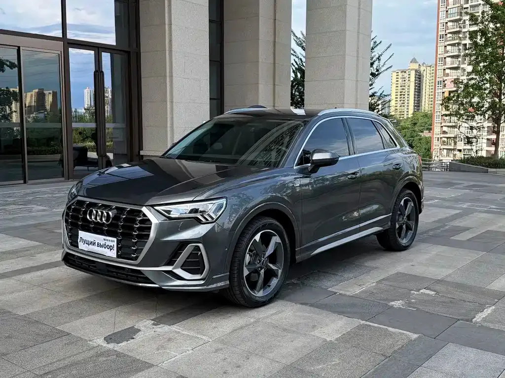 Audi Q3 — фото 1