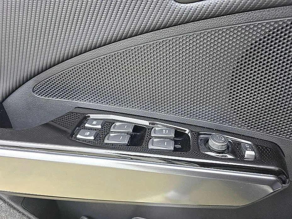 KG Mobility (Ssangyong) TIBOLI 2023 из KR, фото 9