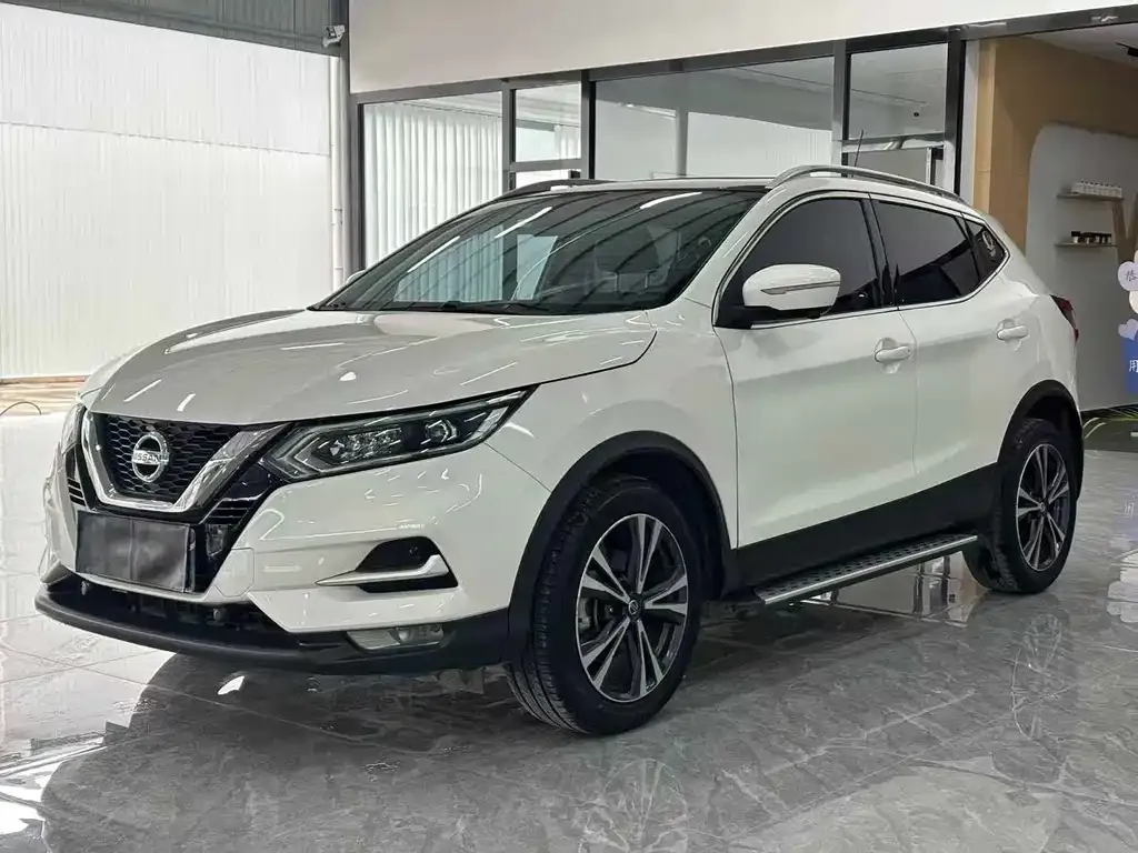 Nissan Qashqai — фото 1