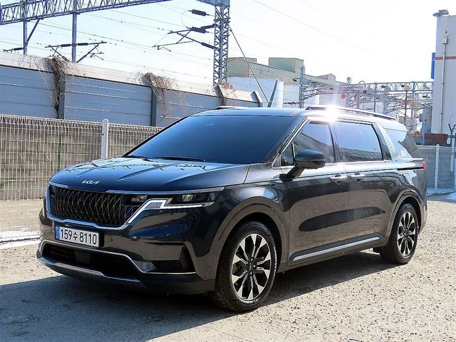 Kia Carnival — фото 10