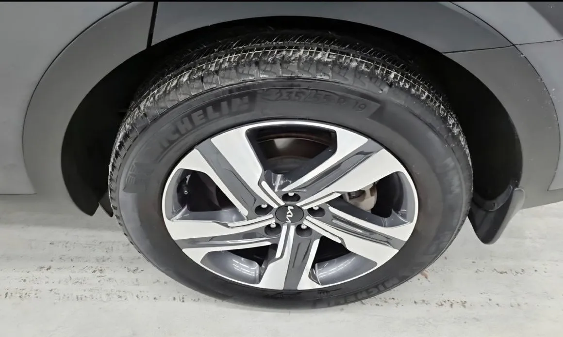 Kia Sorento — фото 7
