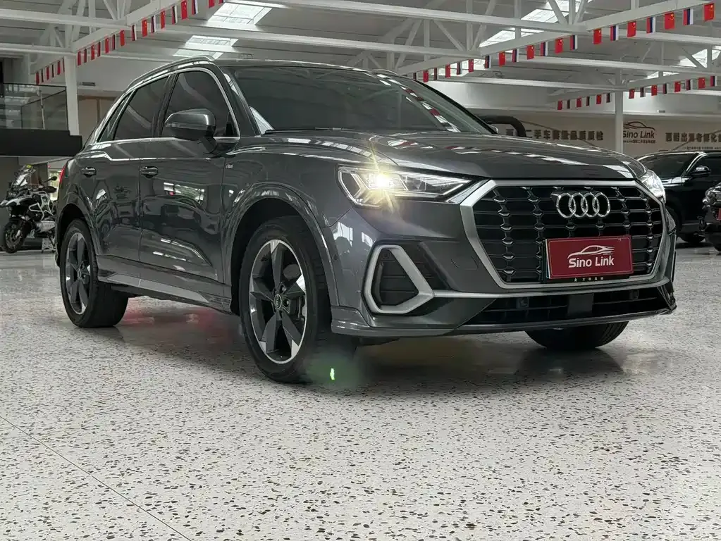 Audi Q3 — фото 7