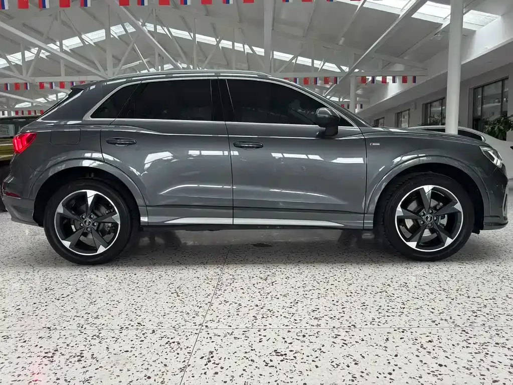 Audi Q3 — фото 10