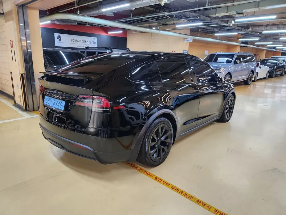 Tesla Model X — фото 3