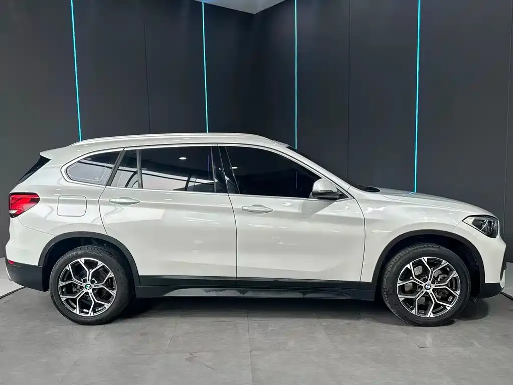 BMW X1 — фото 5