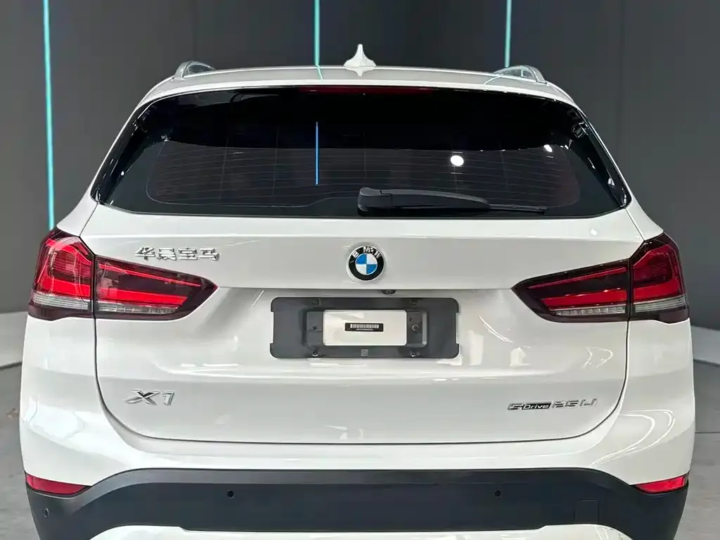 BMW X1 — фото 2