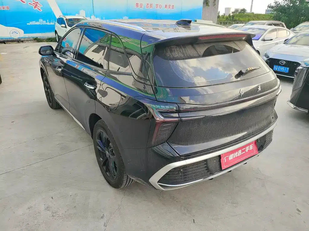 Hongqi HS3 PHEV — фото 2