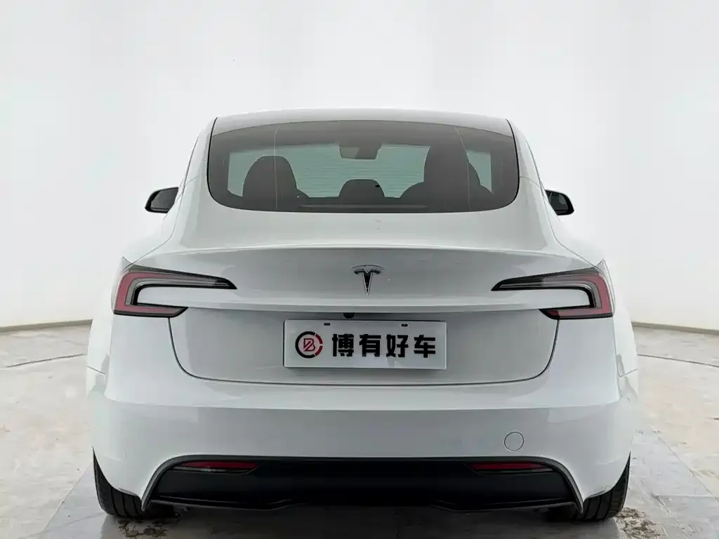 Tesla Model 3 — фото 2