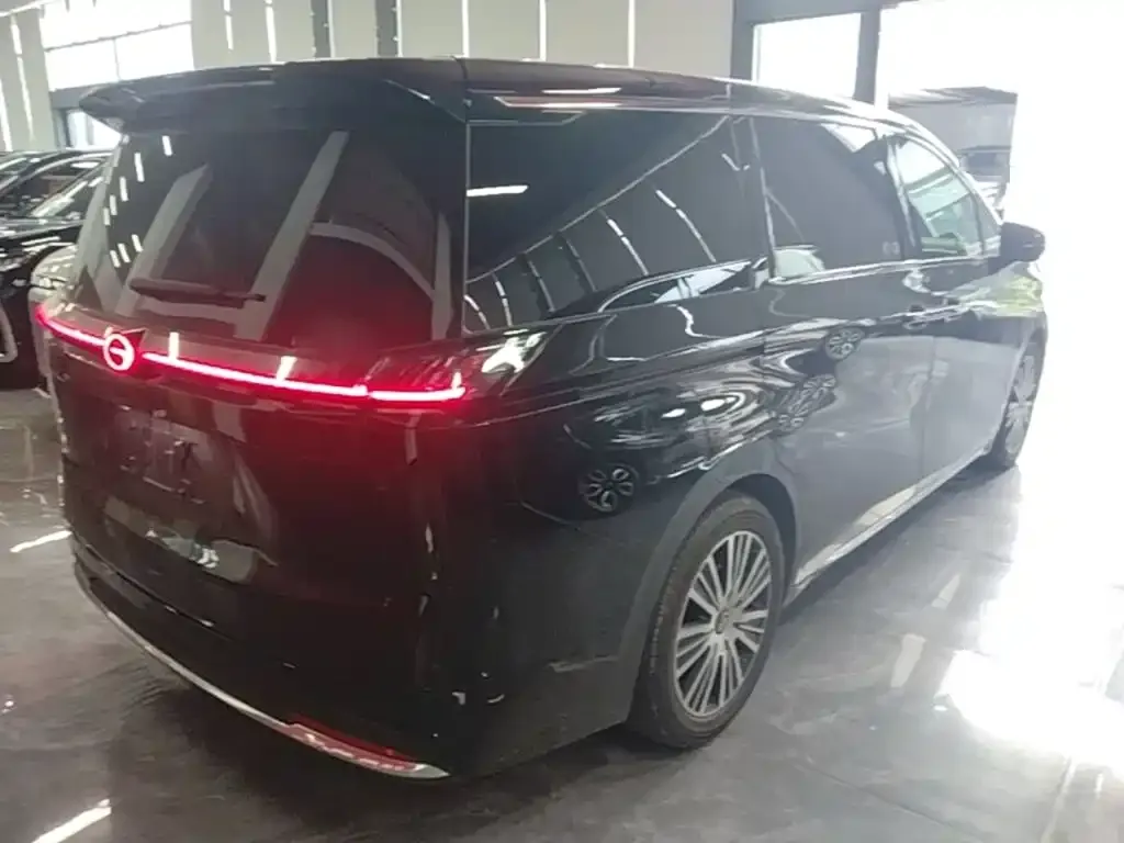 GAC Motor 传祺E8 PHEV — фото 6
