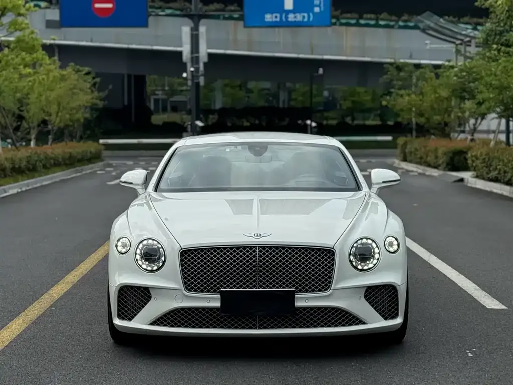 Bentley Continental — фото 1