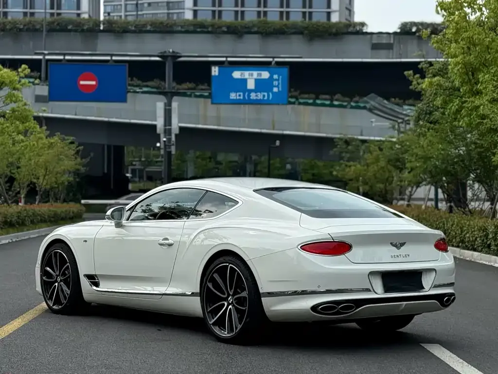 Bentley Continental — фото 9