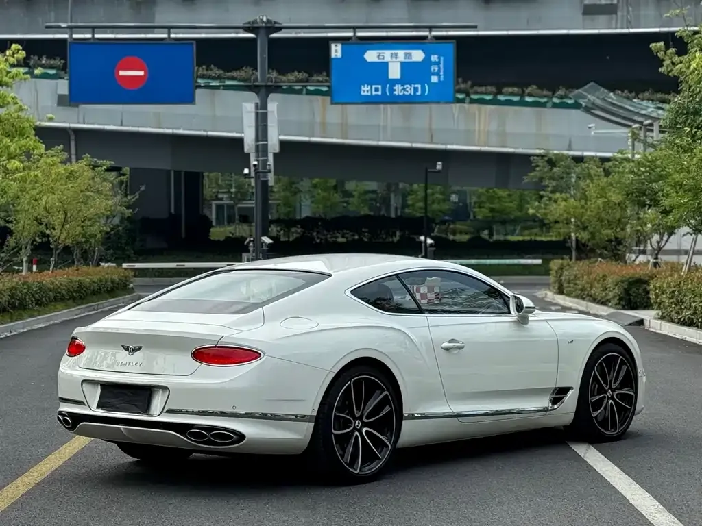 Bentley Continental — фото 8