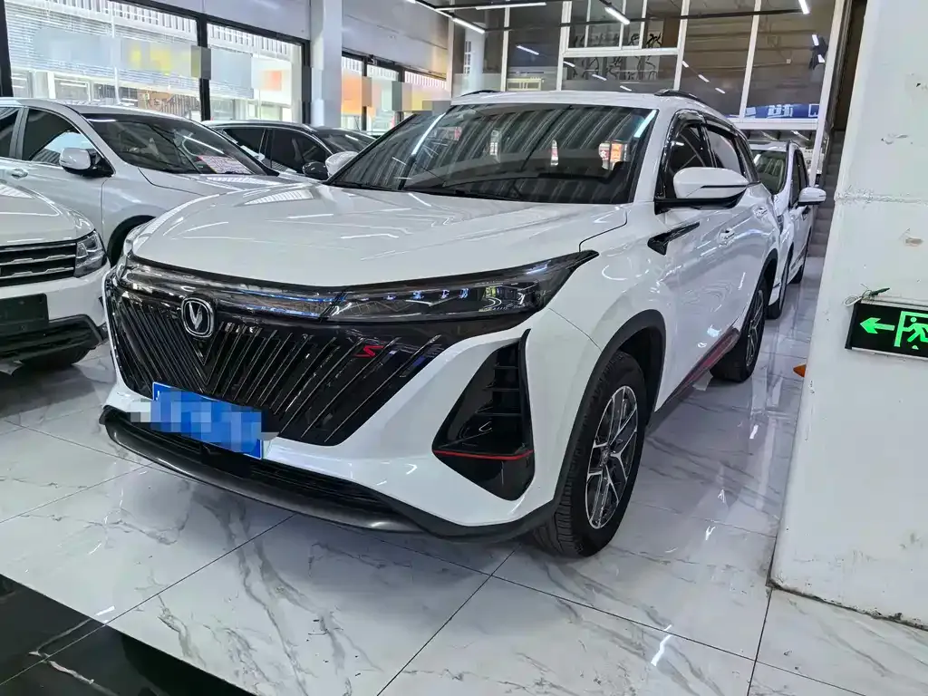 Changan CS75PLUS — фото 1