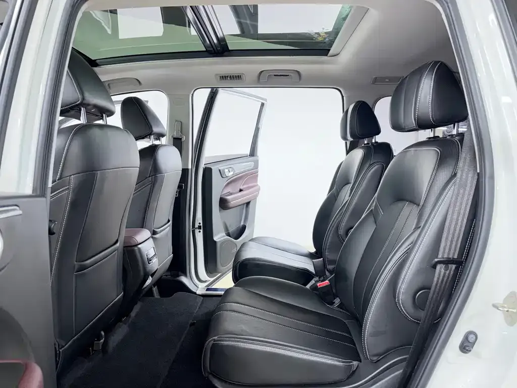 GAC Motor Trumpchi M6 — фото 10